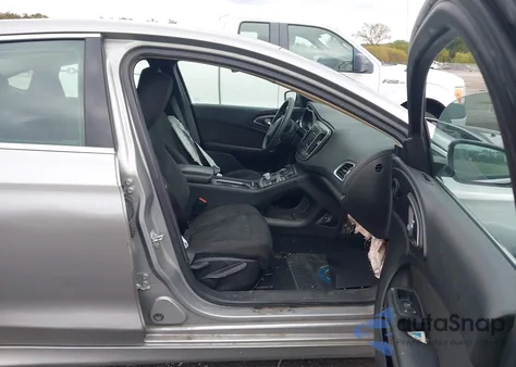 2015 Chrysler 200 Limited из США, поврежденный, VIN 1C3CCCAB9FN741561